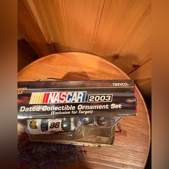 2003 NASCAR Dale Jarrett #88
Christmas Ornament Set UPS LOGO - Picture 5 of 6